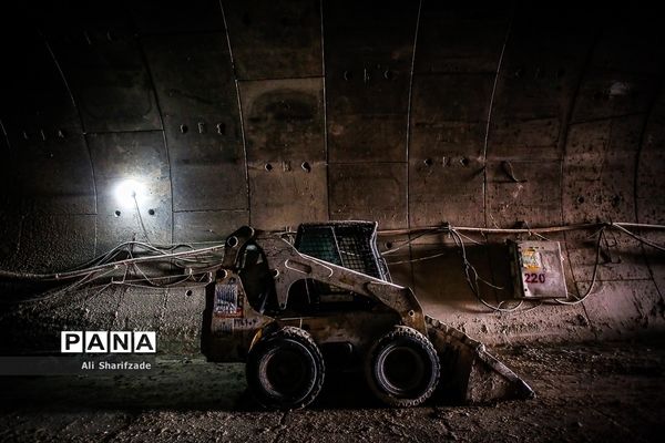 عملیات حفاری مکانیزه و دستی تونل های مترو تهران
