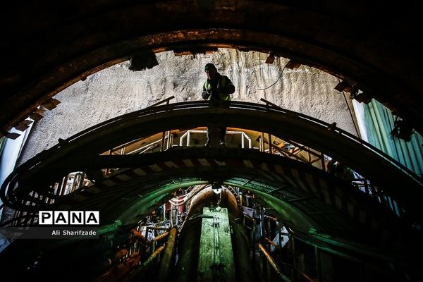 عملیات حفاری مکانیزه و دستی تونل های مترو تهران