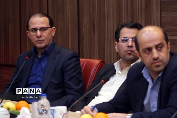 نشست قائم مقام وزیر با مدیرکل و مسئولان آموزش و پرورش شهرستان‌های تهران