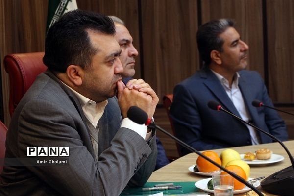 نشست قائم مقام وزیر با مدیرکل و مسئولان آموزش و پرورش شهرستان‌های تهران