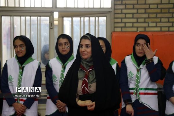 همایش بزرگ یاوران انقلاب پیشتاز در دبستان منیر باسمنج