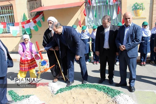 آیین کلنگ زنی مدارس خیر‌ساز اسلامشهر
