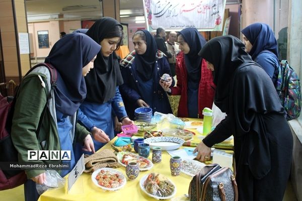 حضور پیشتازان در جشنواره بومی و محلی سازمان دانش‌آموزی استان همدان