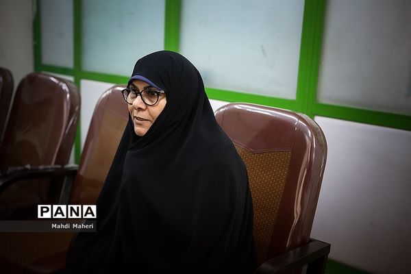 دیدار  قائم مقام وزیر آموزش و پرورش با بستگان فرهنگی شهدا در روز تکریم همسران و مادران شهدا