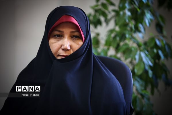 دیدار  قائم مقام وزیر آموزش و پرورش با بستگان فرهنگی شهدا در روز تکریم همسران و مادران شهدا