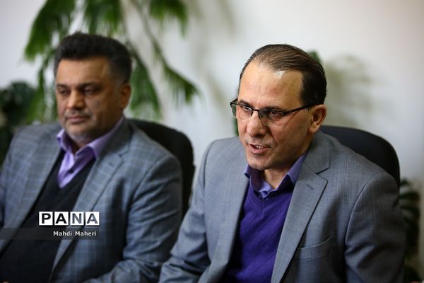 دیدار  قائم مقام وزیر آموزش و پرورش با بستگان فرهنگی شهدا در روز تکریم همسران و مادران شهدا
