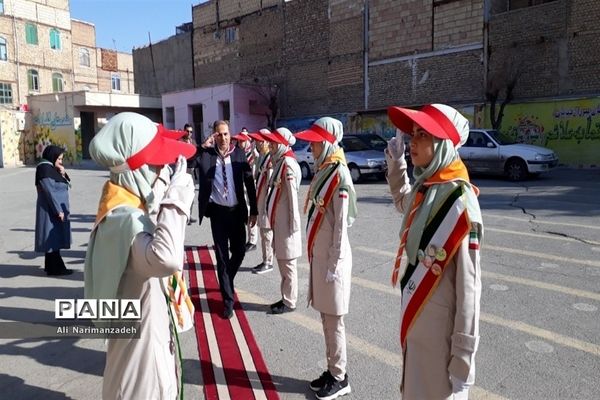 برگزاری مانور یاوران انقلاب در بهارستان