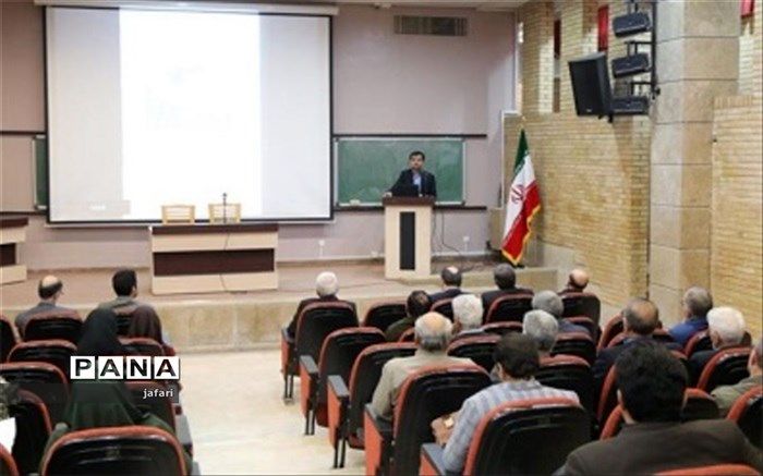 مدیر کل آموزش و پرورش اصفهان:  انجمن های علمی به یاری آموزش و پرورش بیایند