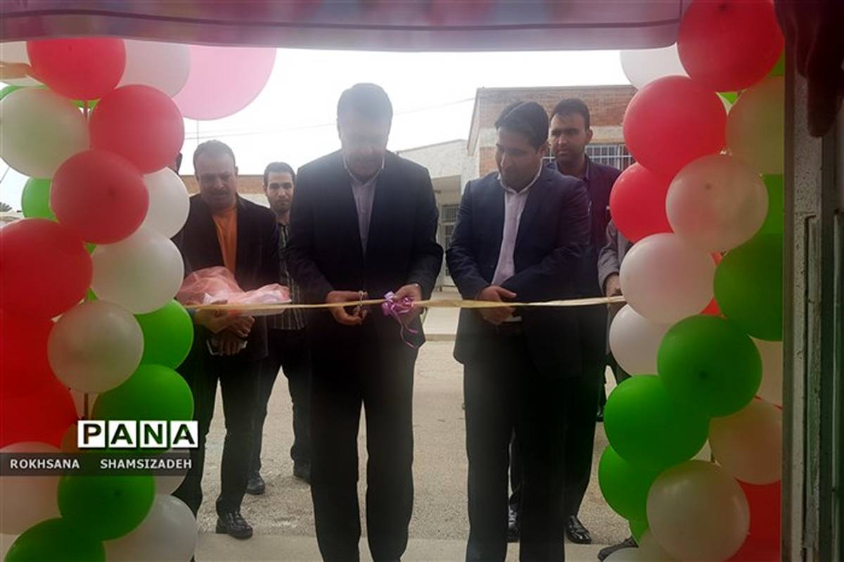 افتتاحیه نمایشگاه جابر بن حیان در پژوهش سرای دانش آموزی فرزانگان شهرستان  امیدیه برگزار شد
