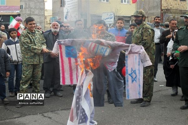 راهپیمایی باشکوه مردم اردستان در ۲۲ بهمن