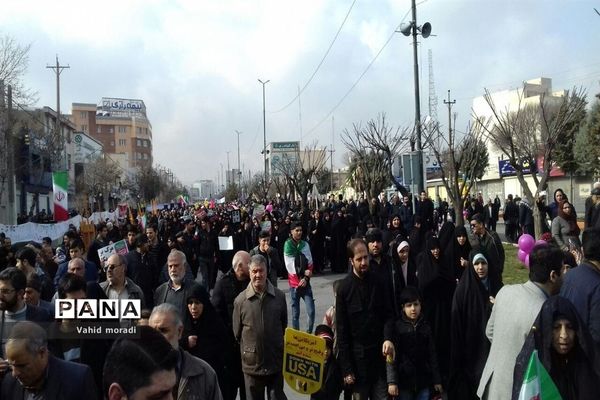 حضور مردم در راهپیمایی 22 بهمن