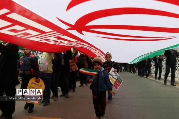 راهپیمایی یوم الله 22 بهمن در مشهد