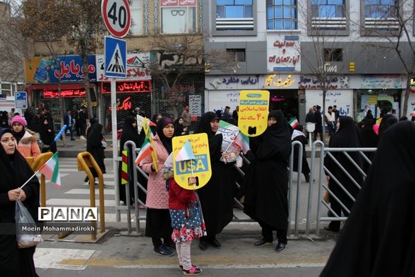 راهپیمایی یوم الله 22 بهمن در مشهد