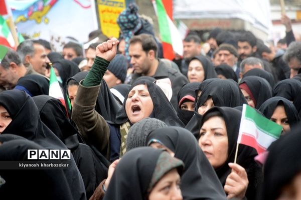 حضور پرشور مردم ارومیه در راهپیمایی 22 بهمن