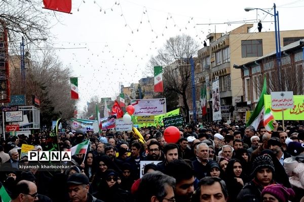 حضور پرشور مردم ارومیه در راهپیمایی 22 بهمن