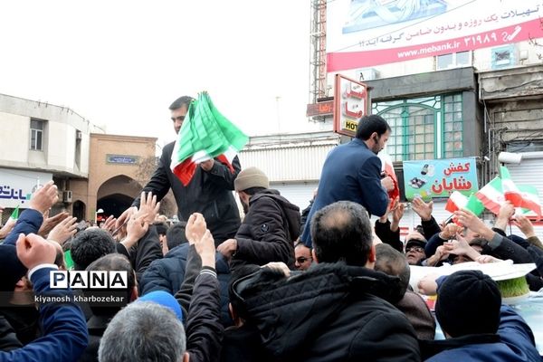 حضور پرشور مردم ارومیه در راهپیمایی 22 بهمن