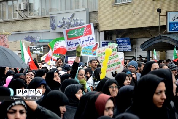 حضور پرشور مردم ارومیه در راهپیمایی 22 بهمن