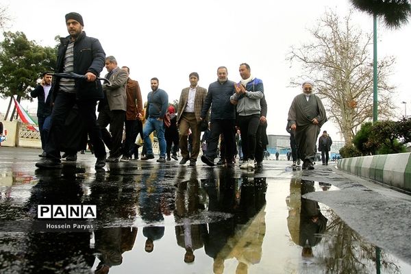 حضور وزیر آموزش و پرورش در راهپیمایی 22 بهمن