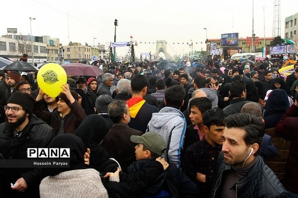 حضور وزیر آموزش و پرورش در راهپیمایی 22 بهمن