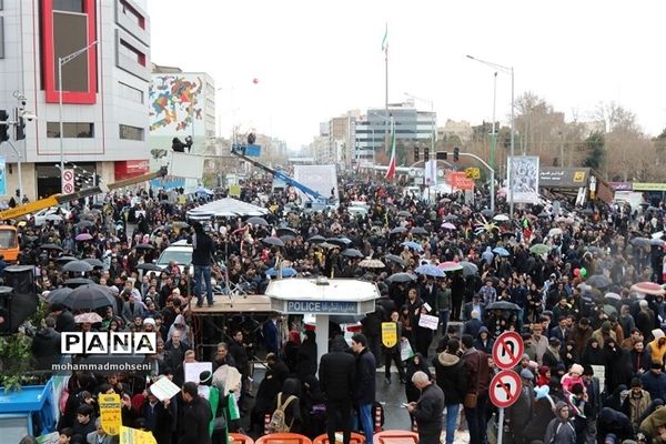 راهپیمایی 22 بهمن در شهرری
