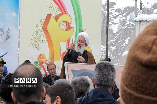 حضور پر شور مردم شهرستان فیروزکوه در راهپیمایی 22 بهمن