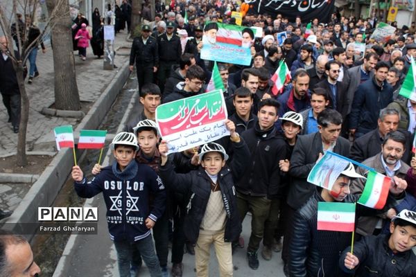 راهپیمایی 22 بهمن ماه در مراغه