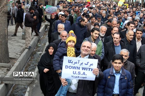 راهپیمایی 22 بهمن ماه در مراغه