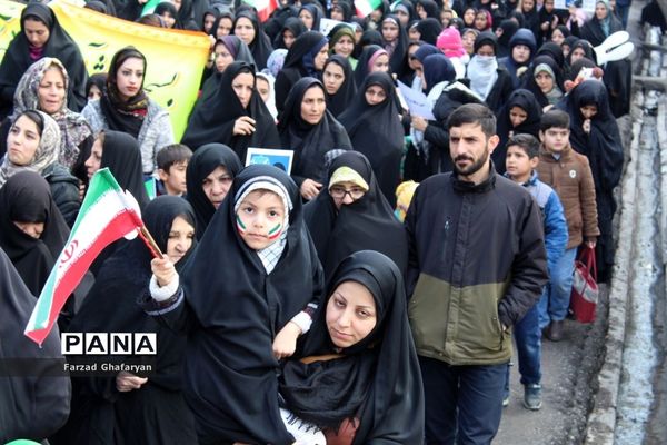 راهپیمایی 22 بهمن ماه در مراغه