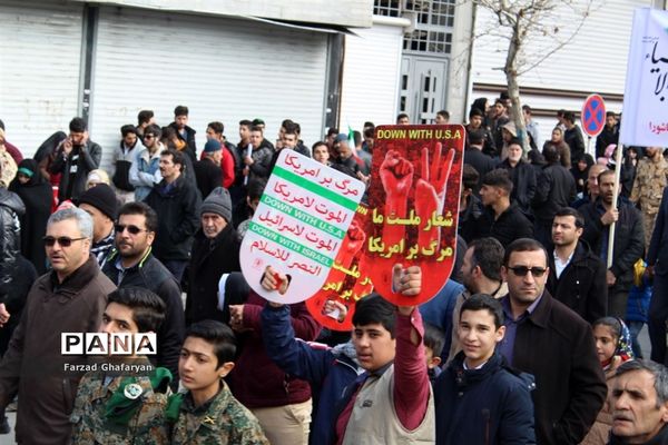 راهپیمایی 22 بهمن ماه در مراغه