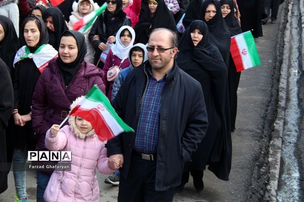 راهپیمایی 22 بهمن ماه در مراغه