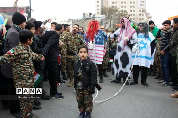 جشن چهل سالگی انقلاب اسلامی در راهپیمایی 22 بهمن مشهد