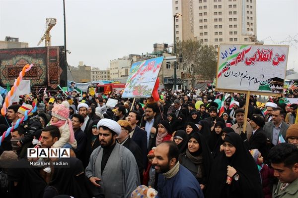 جشن چهل سالگی انقلاب اسلامی در راهپیمایی 22 بهمن مشهد