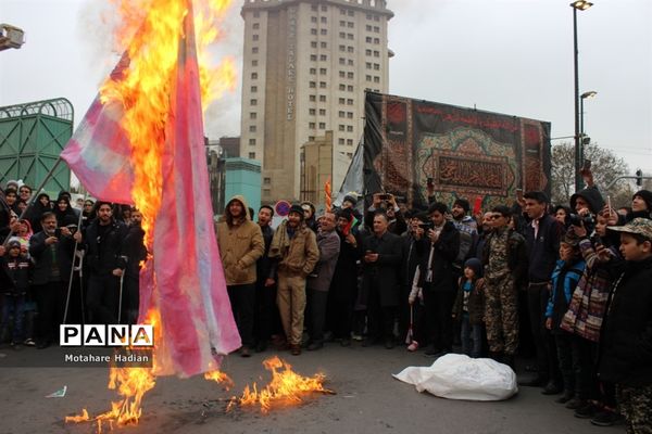 جشن چهل سالگی انقلاب اسلامی در راهپیمایی 22 بهمن مشهد