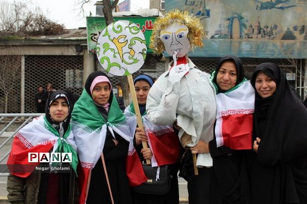 جشن چهل سالگی انقلاب اسلامی در راهپیمایی 22 بهمن مشهد