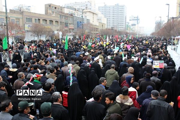 جشن چهل سالگی انقلاب اسلامی در راهپیمایی 22 بهمن مشهد