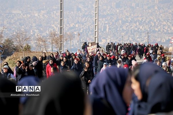 همایش بزرگ کوهپیمایی دانش‌آموزان دختر نواحی پنجگانه تبریز