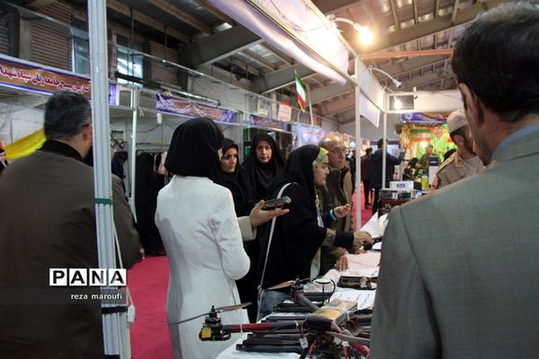 ادای احترام  نمایندگان  مجلس دانش‌آموزی کشور به شهدای گمنام آذربایجان غربی