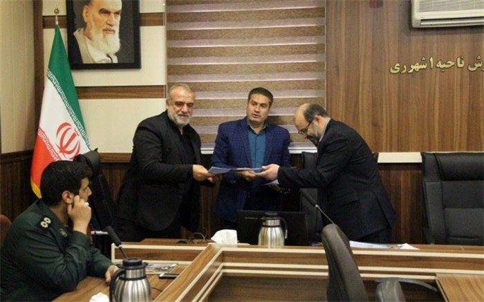 تجلیل از  تلاشگران و برگزار ‌کنندگان اردوی راهیان نور در اداره آموزش و پرورش ناحیه یک ری