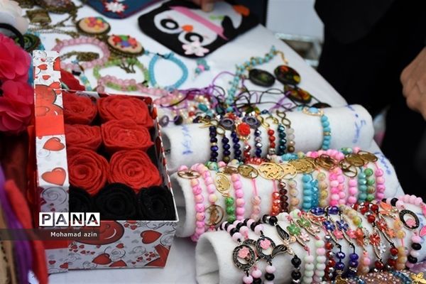 بازدید از نمایشگاه دست‌سازه‌های دانش‌آموزان