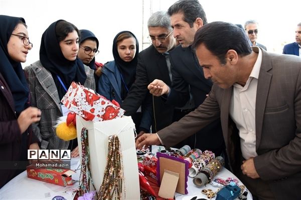 بازدید از نمایشگاه دست‌سازه‌های دانش‌آموزان