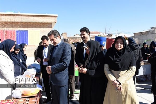 بازدید از نمایشگاه دست‌سازه‌های دانش‌آموزان