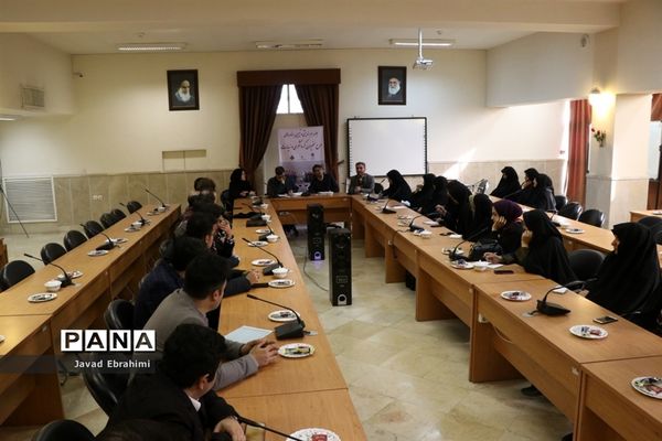 جلسه هم‌اندیشی و تبیین برنامه‌های طرح سفیران گردشگری