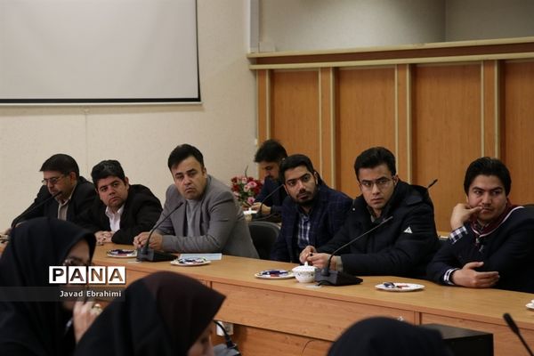 جلسه هم‌اندیشی و تبیین برنامه‌های طرح سفیران گردشگری