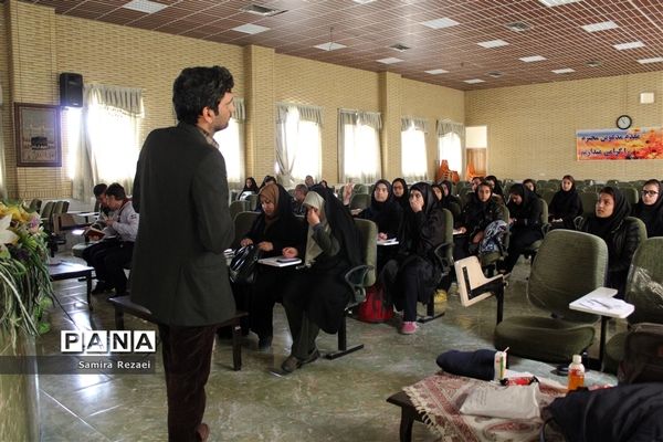 گردهمایی روسای شورای دانش‌آموزی مدارس ناحیه 4 شیراز