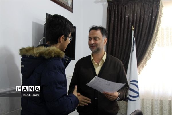 دیدار صمیمی مجامع سازمان دانش‌آموزی استان قم با مدیرکل آموزش و پرورش