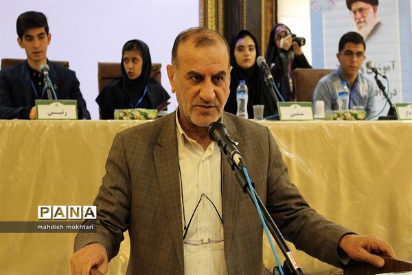 آیین افتتاحیه اولین پارلمان مشورتی دانش‌آموزی در استان یزد
