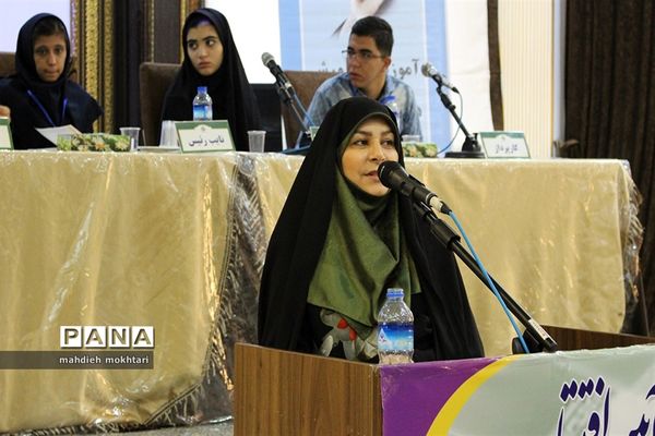 آیین افتتاحیه اولین پارلمان مشورتی دانش‌آموزی در استان یزد
