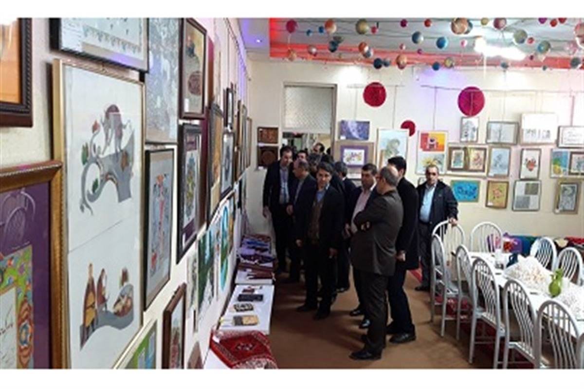 برپایی نمایشگاه آثار دستی و تجسمی دانش آموزان مراغه