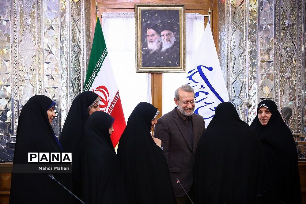 دیدارنمایندگان زن مجلس با علی لاریجانی