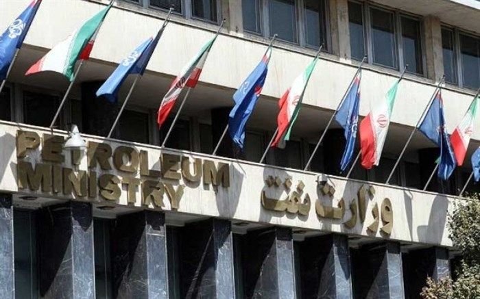 وزارت نفت: همه به حاضران خط نبرد اقتصادی با آمریکا یاری کنند